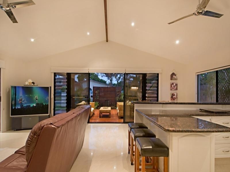 16 Boorook Street, Buddina QLD 4575