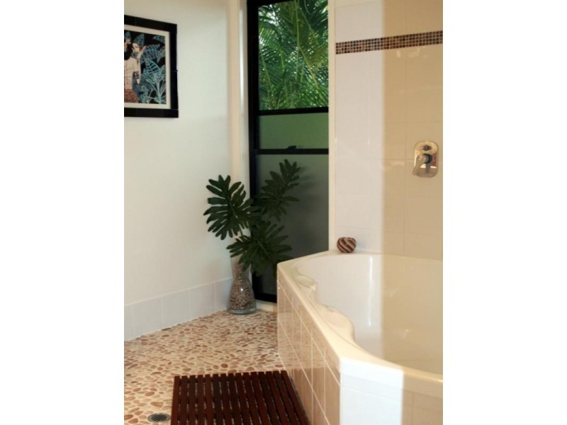 29 Palm Drive, Mooloolaba QLD 4557