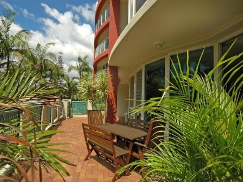 2/42-56 River Esplanade, Mooloolaba QLD 4557