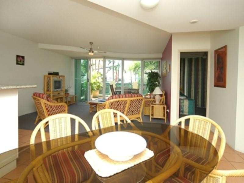 2/42-56 River Esplanade, Mooloolaba QLD 4557