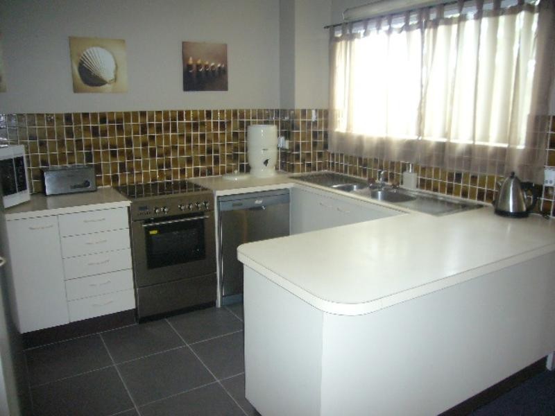 2/36 Goonawarra Drive, Mooloolaba QLD 4557