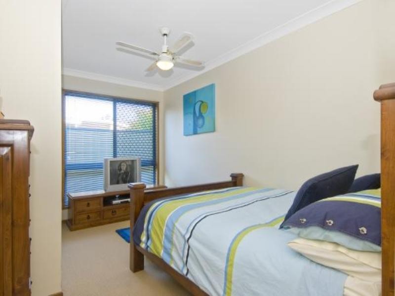 13 Paraka Court, Mountain Creek QLD 4557