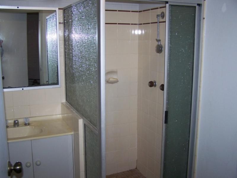 2/65 Yakola Parade, Alexandra Headland QLD 4572