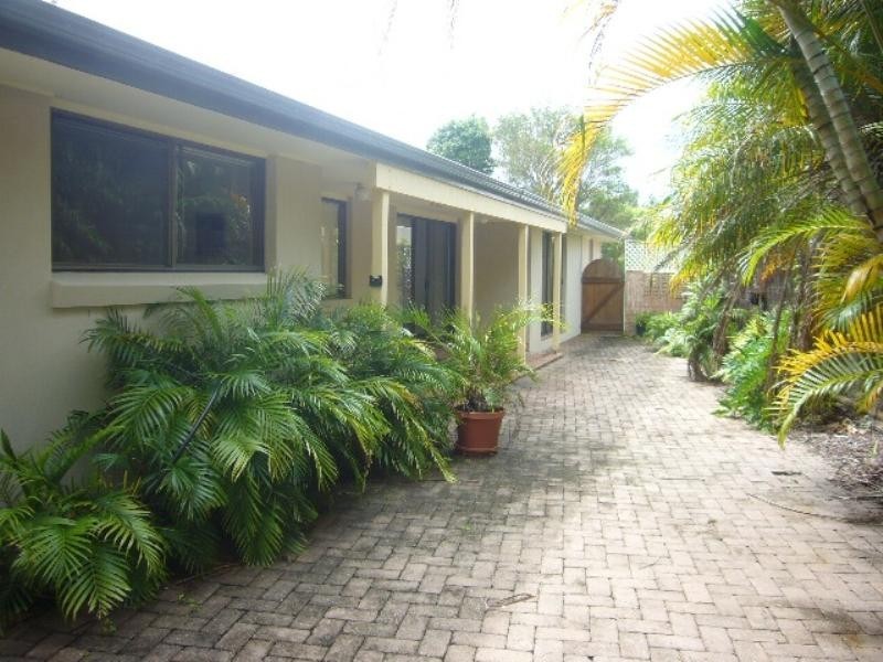 72 Brentwood Avenue, Mooloolaba QLD 4557