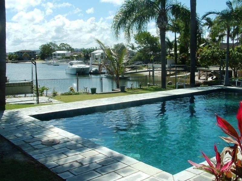 2 Carwoola Street, Mooloolaba QLD 4557