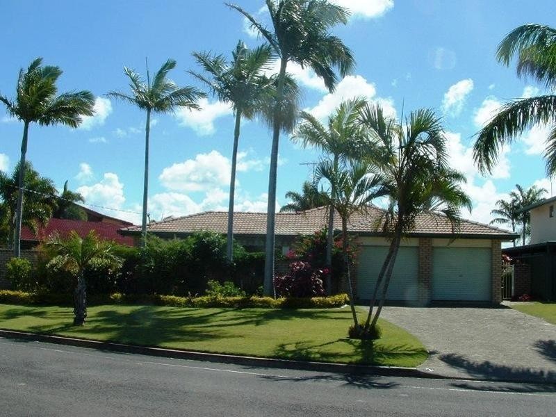 2 Carwoola Street, Mooloolaba QLD 4557