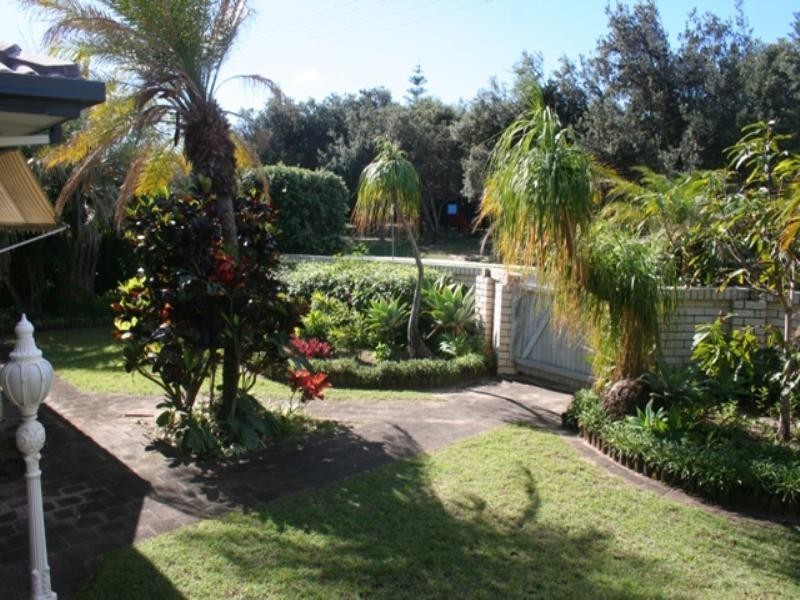 1 Currawan Street (CRN of Oceanic Drive), Warana QLD 4575