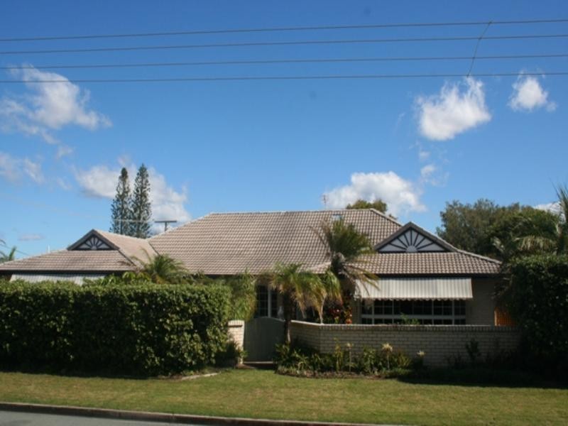 1 Currawan Street (CRN of Oceanic Drive), Warana QLD 4575