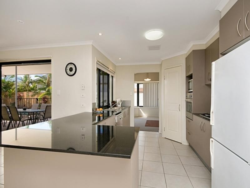 3 Flores Street, Parrearra QLD 4575