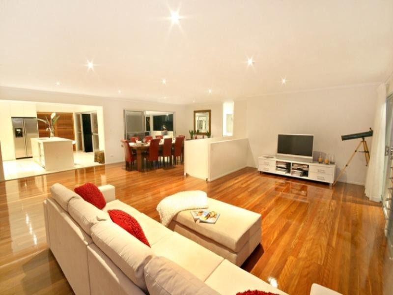 18 Lentara Crescent, Mooloolaba QLD 4557