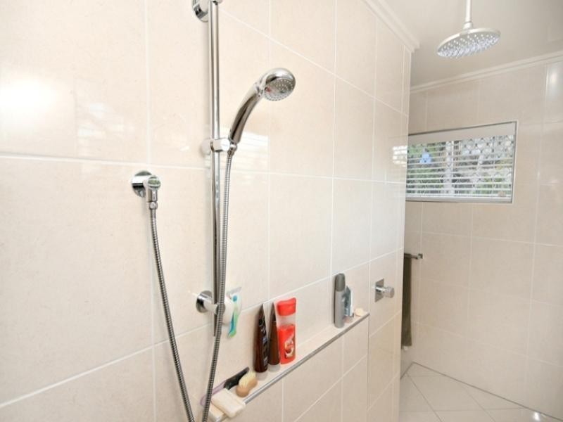 18 Lentara Crescent, Mooloolaba QLD 4557