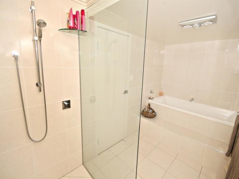 18 Lentara Crescent, Mooloolaba QLD 4557