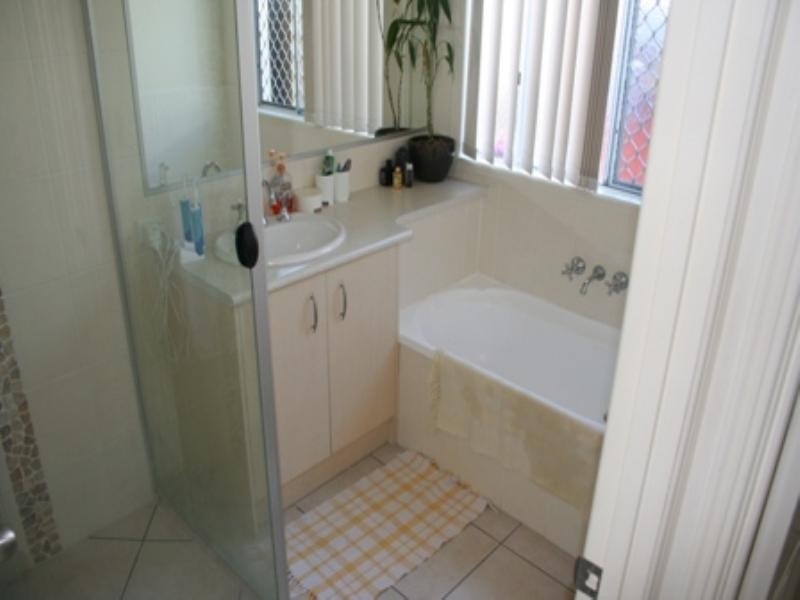 10 Irving Place, Sippy Downs QLD 4556