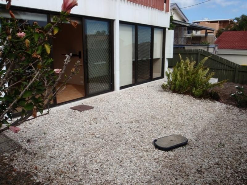 2/37 Buderim Avenue, Mooloolaba QLD 4557