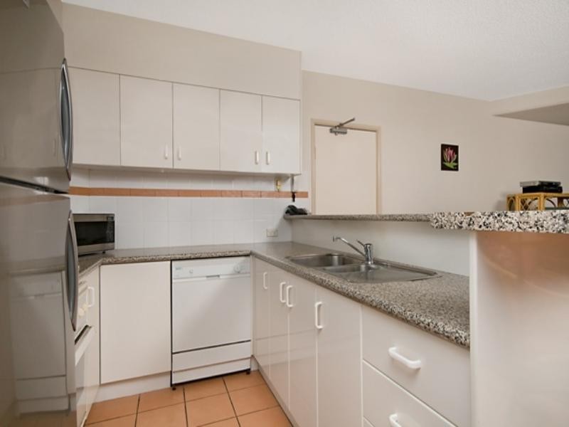 2/42-56 River Esplanade, Mooloolaba QLD 4557