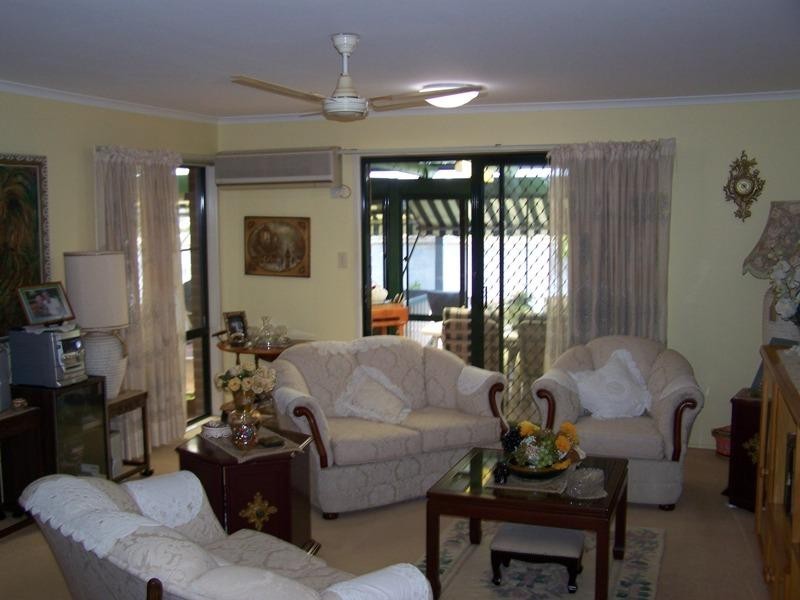 203/4 Melody Court, Warana QLD 4575