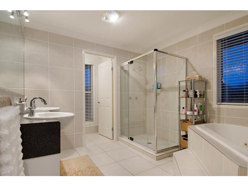 6 Pompano Court, Mountain Creek QLD 4557