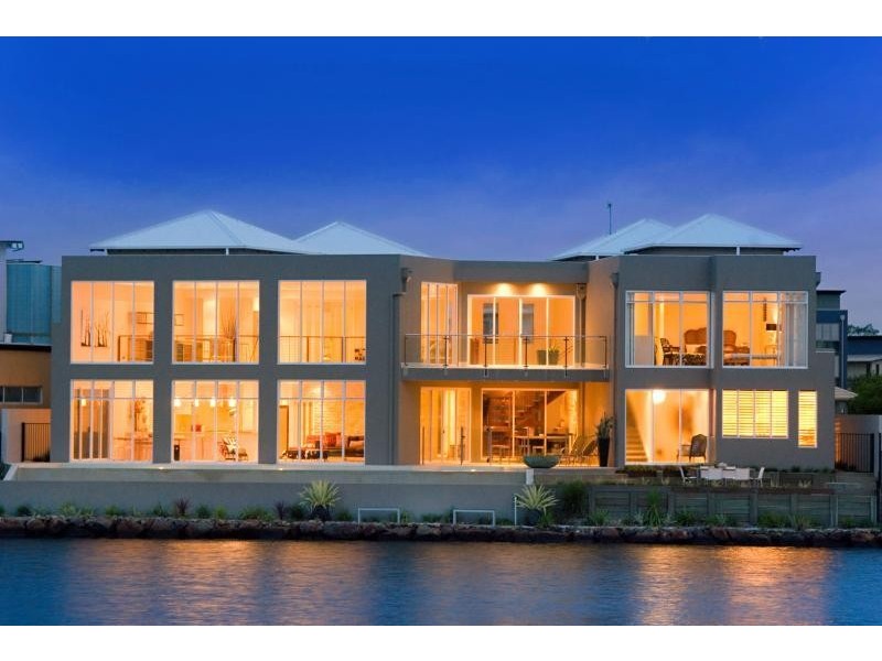 7 Waterfront Court, Twin Waters QLD 4564
