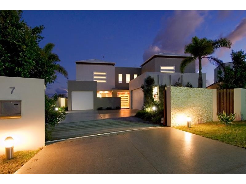 7 Waterfront Court, Twin Waters QLD 4564