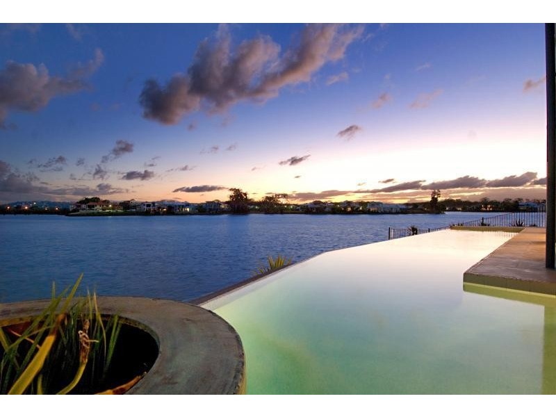 7 Waterfront Court, Twin Waters QLD 4564