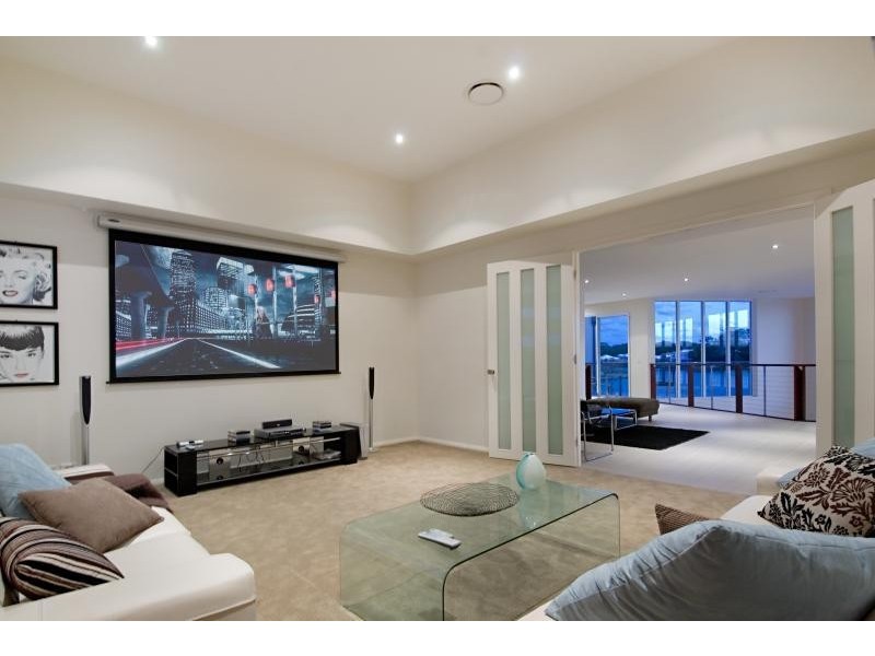 7 Waterfront Court, Twin Waters QLD 4564