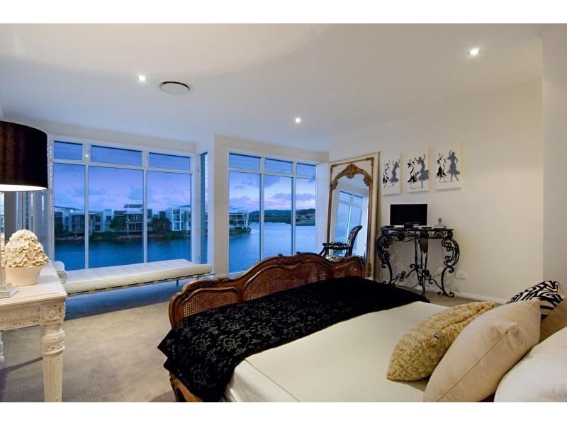 7 Waterfront Court, Twin Waters QLD 4564