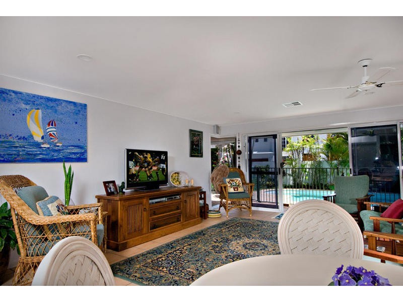 13 Atlantis Parade, Alexandra Headland QLD 4572