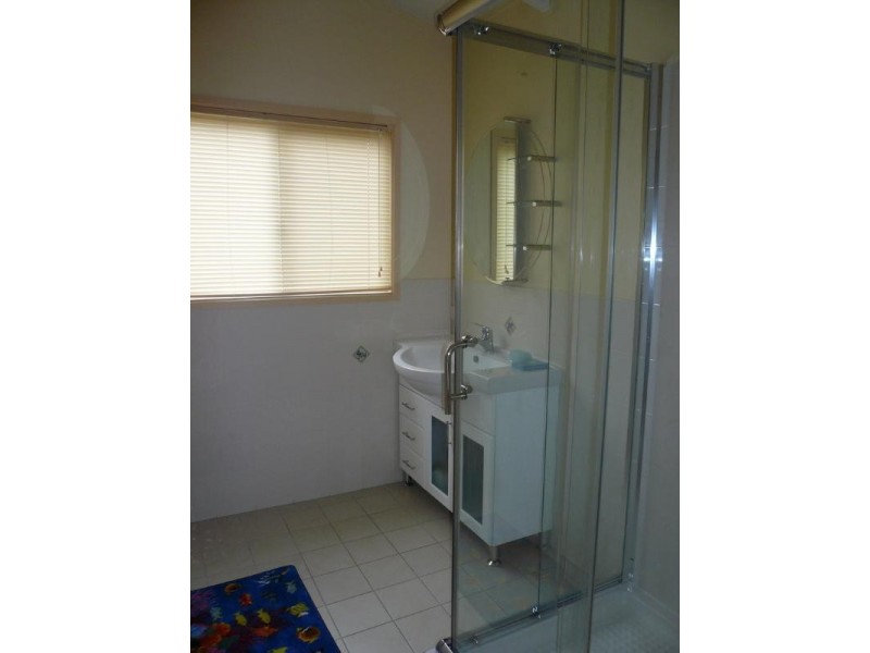 162 High Road Central, Macleay Island QLD 4184