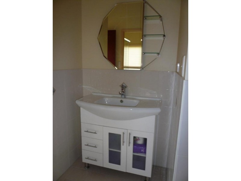 162 High Road Central, Macleay Island QLD 4184