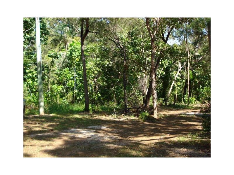 11 Paranka Street, Lamb Island QLD 4184