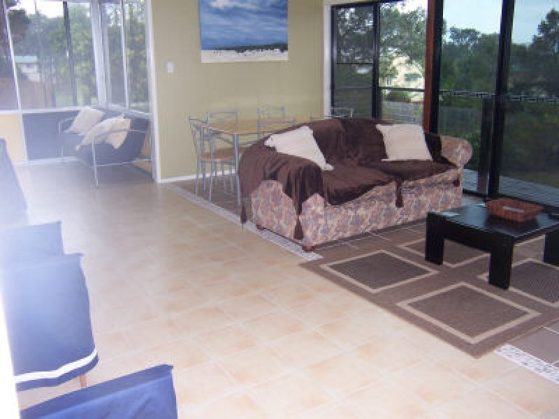 23 Oomool Street, Macleay Island QLD 4184