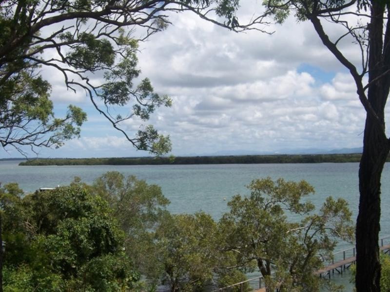 132 Western Road, Macleay Island QLD 4184