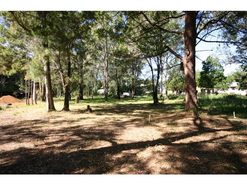 4 Walnut, Macleay Island QLD 4184