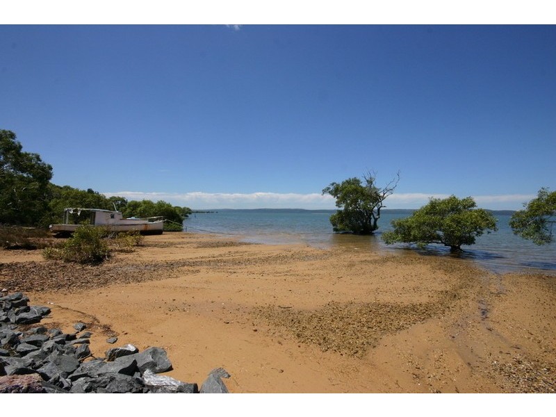 15 Morwong Street, Macleay Island QLD 4184