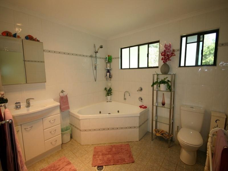 12 Jane Street, Macleay Island QLD 4184