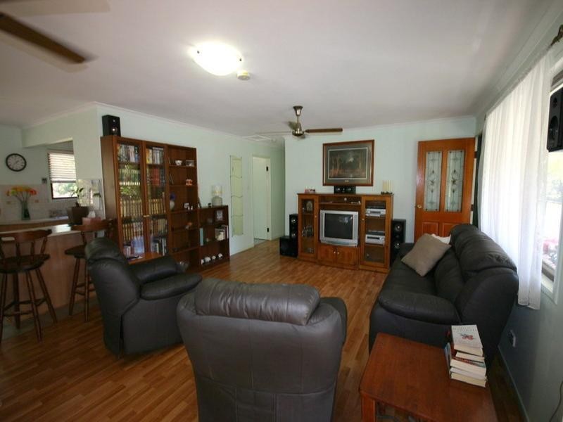 12 Jane Street, Macleay Island QLD 4184