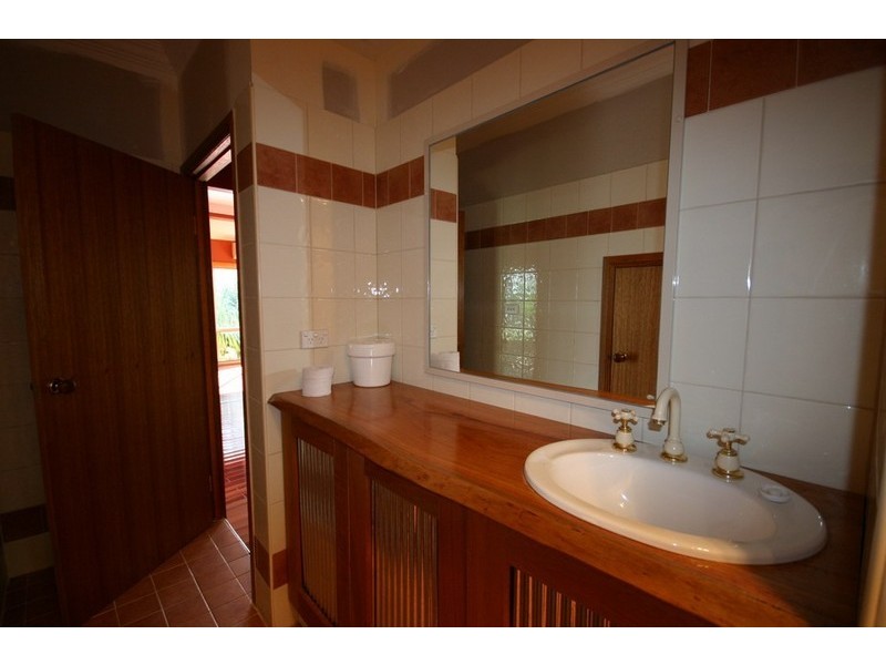 17 Golden Sands Boulevard, Macleay Island QLD 4184