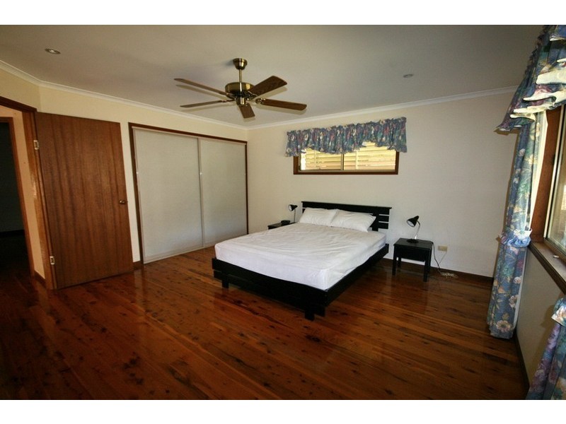 17 Golden Sands Boulevard, Macleay Island QLD 4184