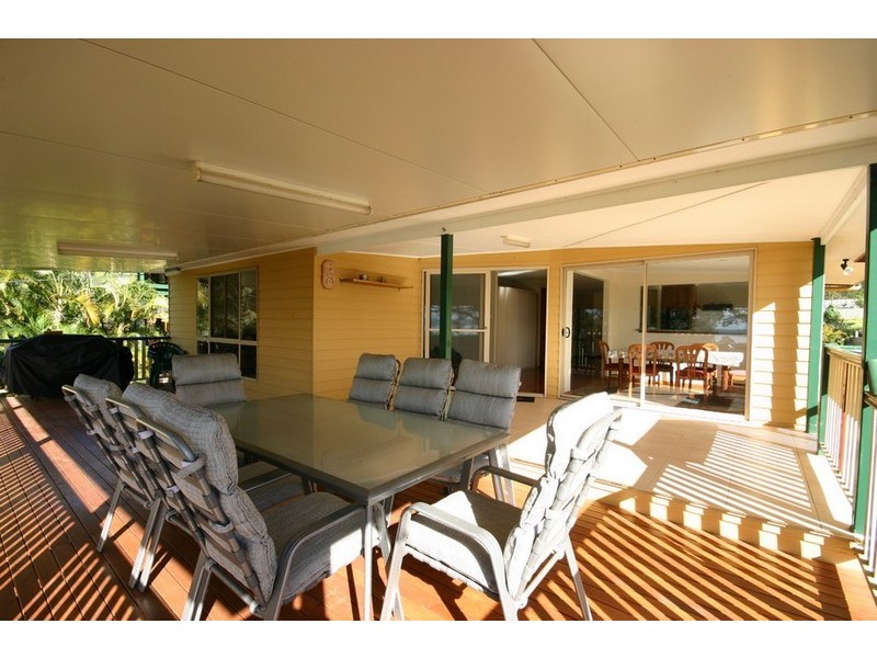 17 Golden Sands Boulevard, Macleay Island QLD 4184