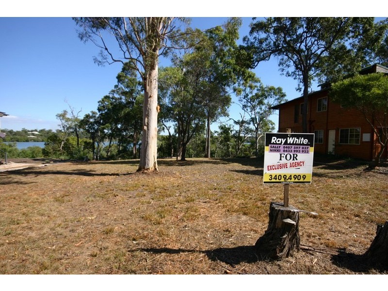 26 Calm Waters Crescent, Macleay Island QLD 4184