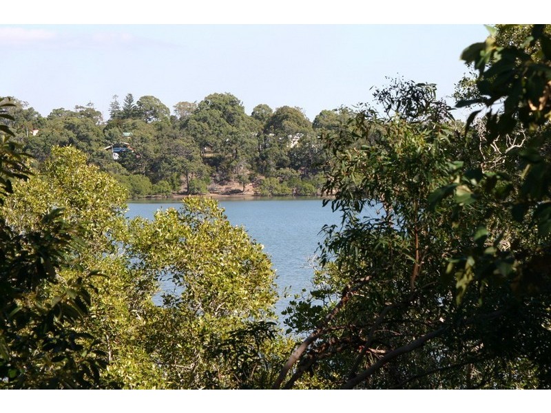 26 Calm Waters Crescent, Macleay Island QLD 4184