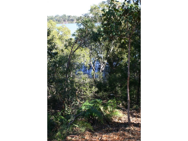 26 Calm Waters Crescent, Macleay Island QLD 4184