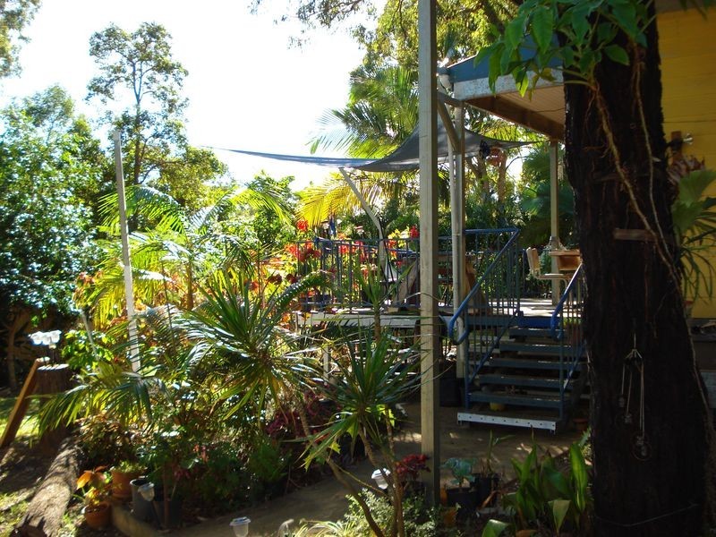 10 Peace Street, Lamb Island QLD 4184