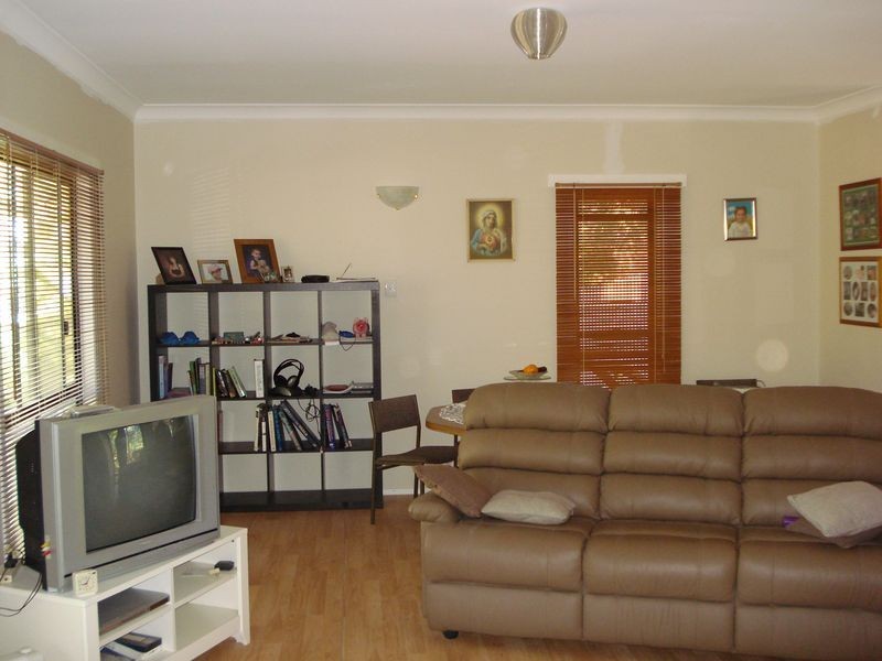 10 Peace Street, Lamb Island QLD 4184