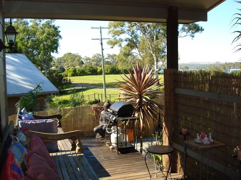 136 Lucas Drive, Lamb Island QLD 4184