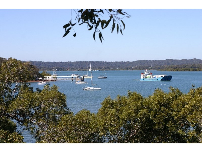 16 Ryde Road, Macleay Island QLD 4184