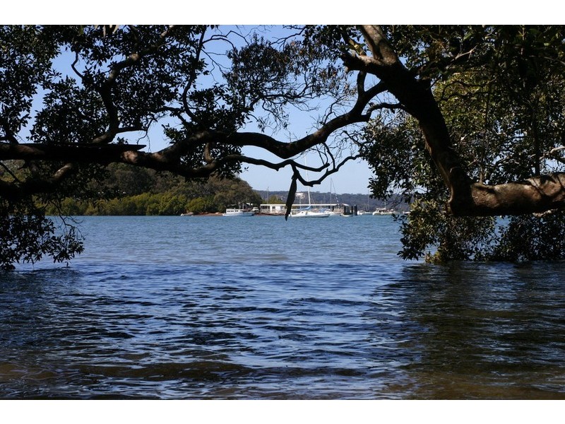 16 Ryde Road, Macleay Island QLD 4184