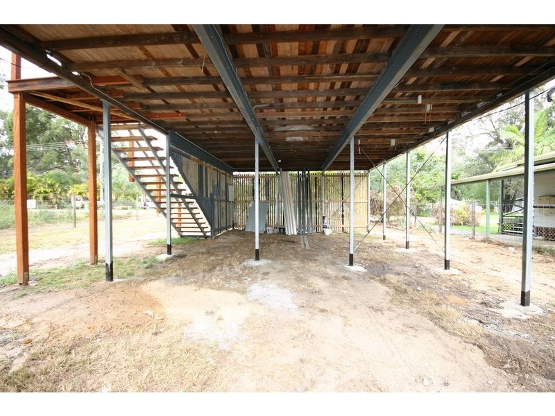 9 Noon-muckle Street, Macleay Island QLD 4184