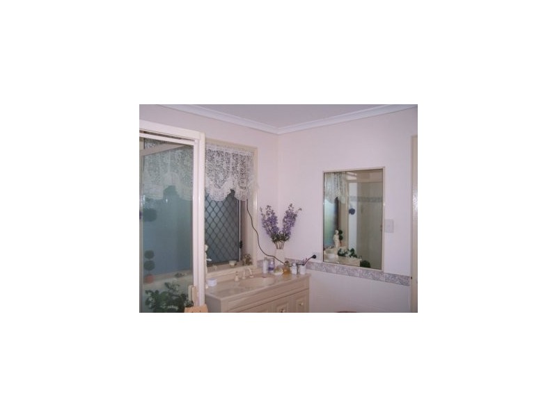 24 Wyena Avenue, Lamb Island QLD 4184