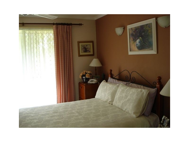 24 Wyena Avenue, Lamb Island QLD 4184